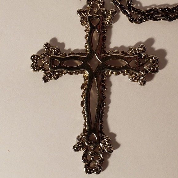 Vintage 1970s Cross & Chain Pendant - Picture 1 of 2